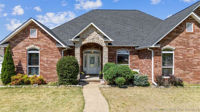 1215 Lyndsey Lane, Pryor, OK 74361