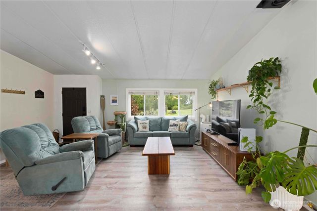 11811 NE Jefferson Point Road, Kingston, WA 98346