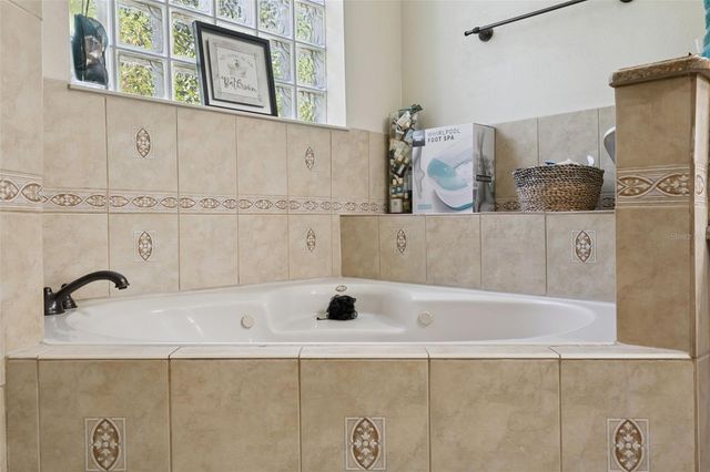 1603 JOHNS COVE LN, Oakland, FL 34787