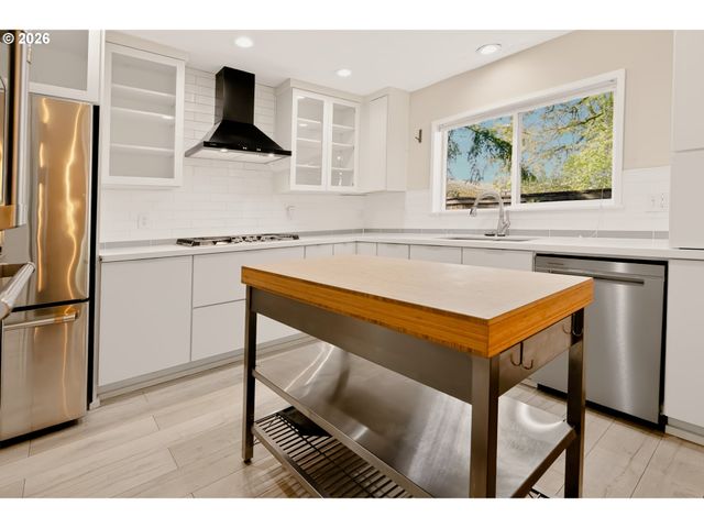 1747 Se 60TH Ave, Hillsboro, OR 97123