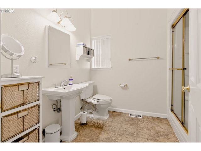 1747 Se 60TH Ave, Hillsboro, OR 97123