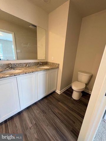 410 MAPLE RUN DR, York, PA 17404