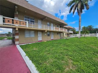 301 NW 177th St 107, Miami Gardens, FL 33169