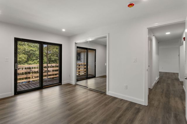 800 Bearses Way APT 4EH, Hyannis, MA 02601