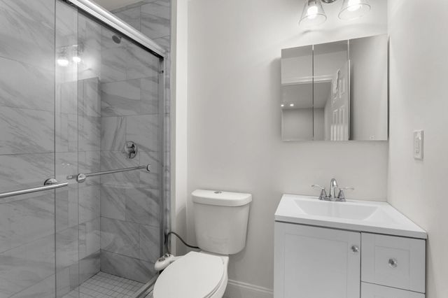 800 Bearses Way APT 4EH, Hyannis, MA 02601