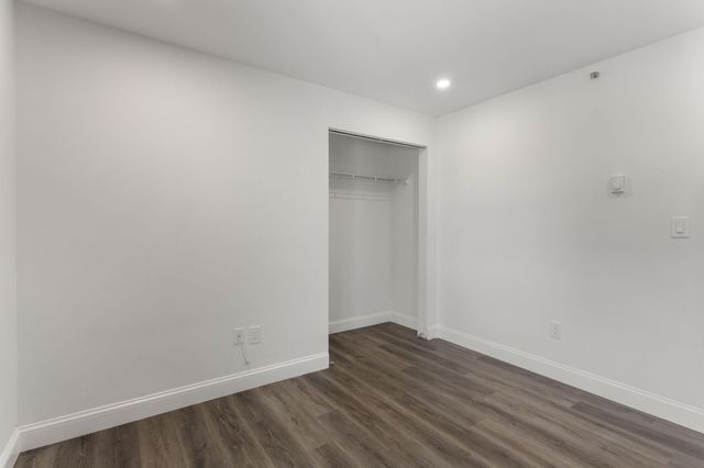 800 Bearses Way APT 4EH, Hyannis, MA 02601