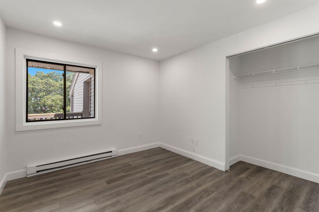 800 Bearses Way APT 4EH, Hyannis, MA 02601