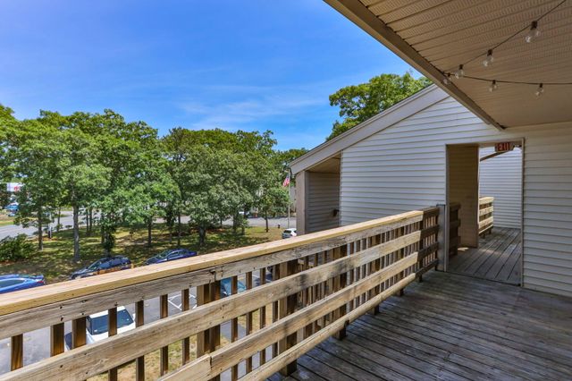 800 Bearses Way APT 4EH, Hyannis, MA 02601