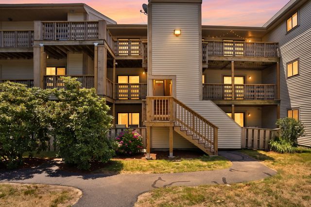 800 Bearses Way APT 4EH, Hyannis, MA 02601
