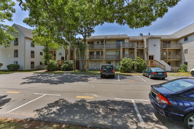 800 Bearses Way APT 4EH, Hyannis, MA 02601