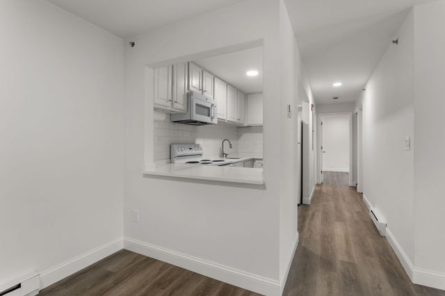 800 Bearses Way APT 4EH, Hyannis, MA 02601