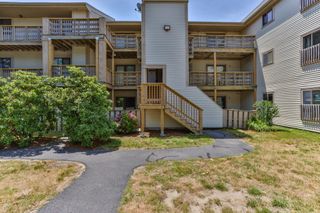 800 Bearses Way APT 4EH, Hyannis, MA 02601