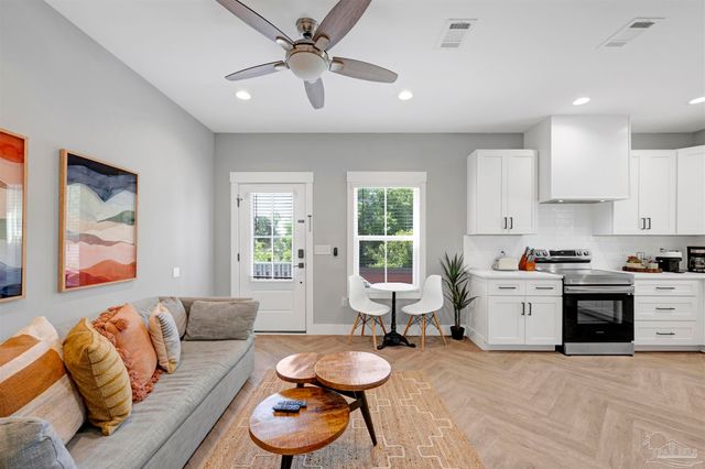 1311 E Hatton St, Pensacola, FL 32503