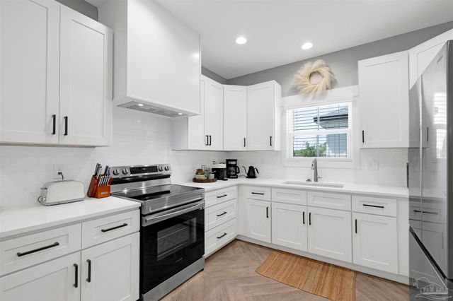 1311 E Hatton St, Pensacola, FL 32503