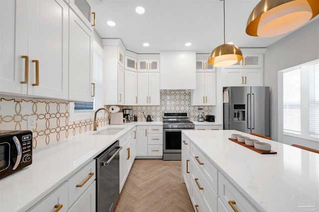 1311 E Hatton St, Pensacola, FL 32503