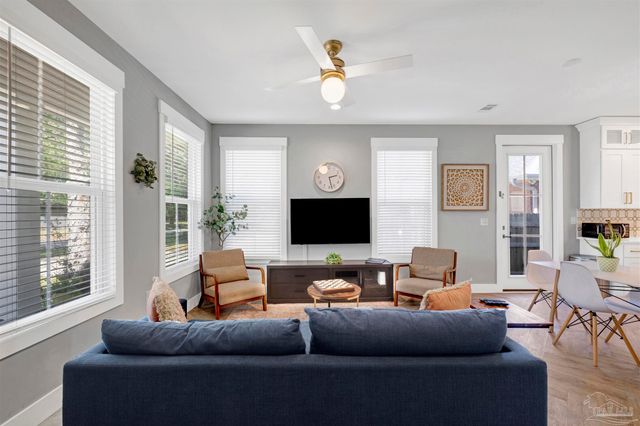 1311 E Hatton St, Pensacola, FL 32503