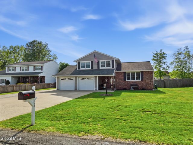 32 Willoughby Drive, Colonie, NY 12205