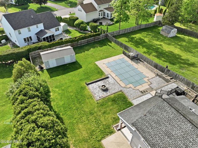 32 Willoughby Drive, Colonie, NY 12205