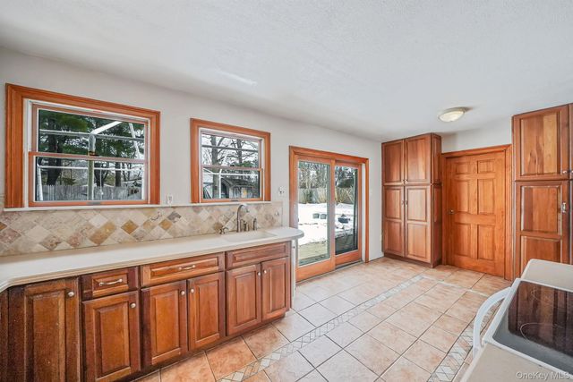 3 Timber Trail Lane, Medford, NY 11763