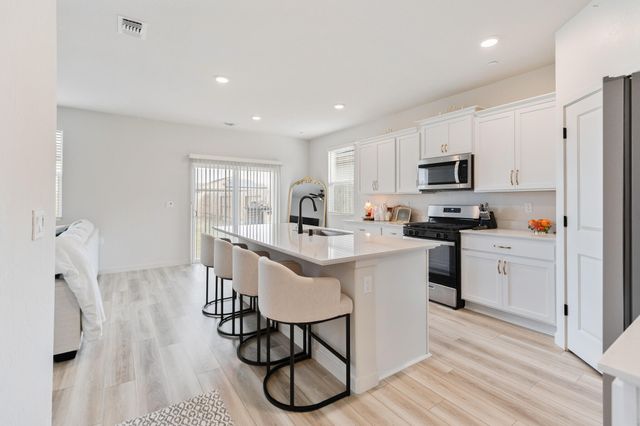 1738 Justice Avenue, Tulare, CA 93274