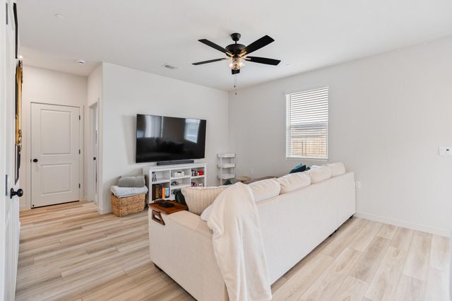 1738 Justice Avenue, Tulare, CA 93274