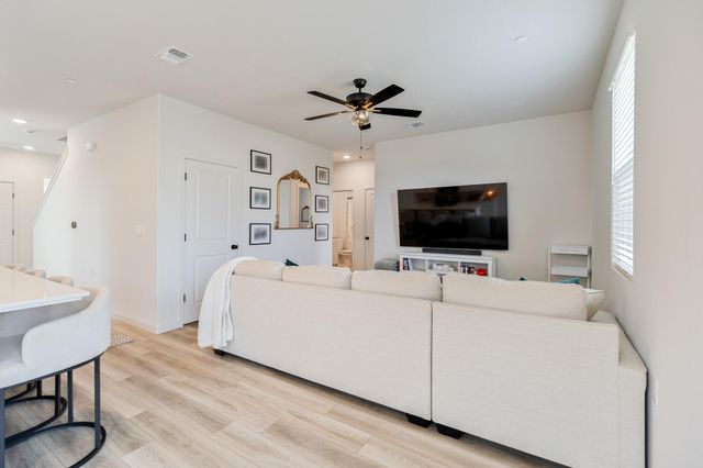 1738 Justice Avenue, Tulare, CA 93274