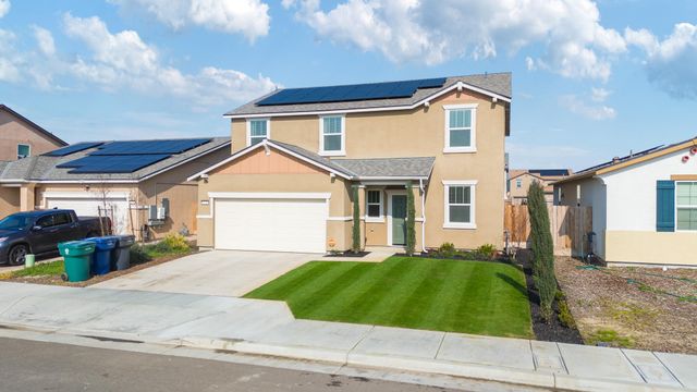 1738 Justice Avenue, Tulare, CA 93274