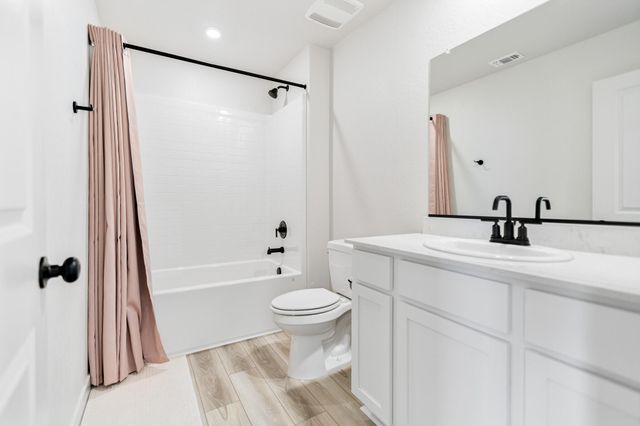 1738 Justice Avenue, Tulare, CA 93274