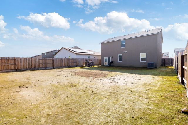 1738 Justice Avenue, Tulare, CA 93274