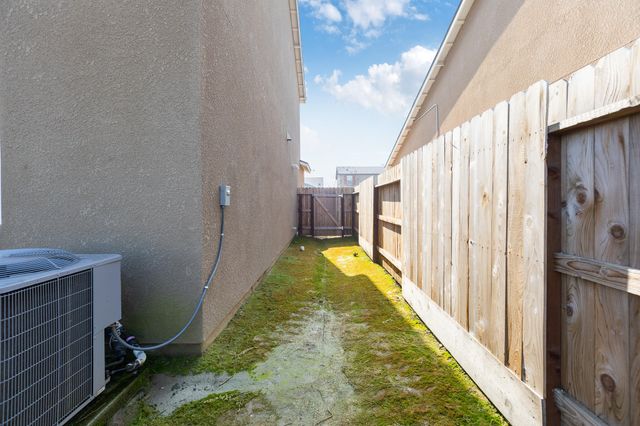 1738 Justice Avenue, Tulare, CA 93274