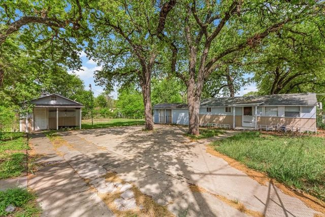 1812 Arch Street, Fort Worth, TX 76105