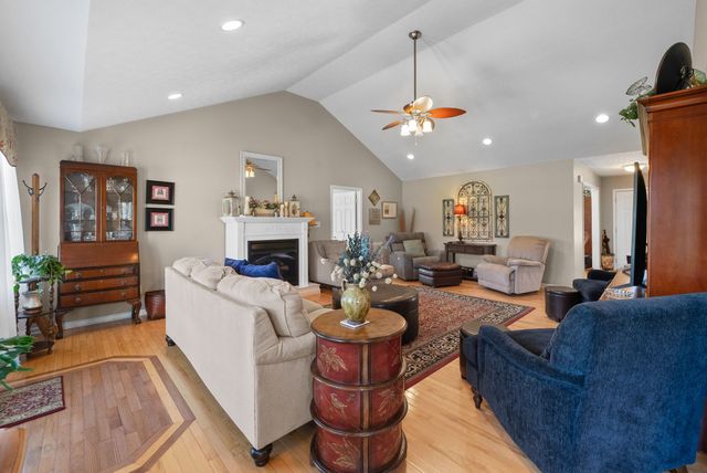 115 Farmhill Dr, Hopkinsville, KY 42240