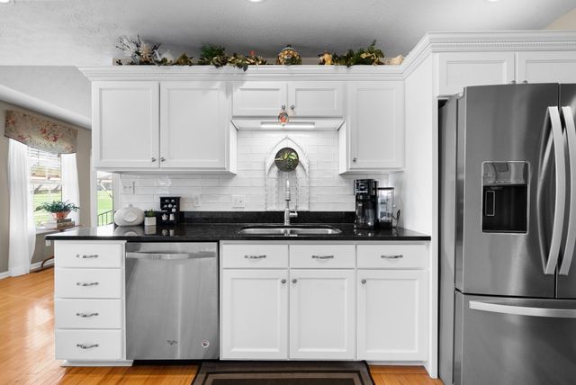 115 Farmhill Dr, Hopkinsville, KY 42240