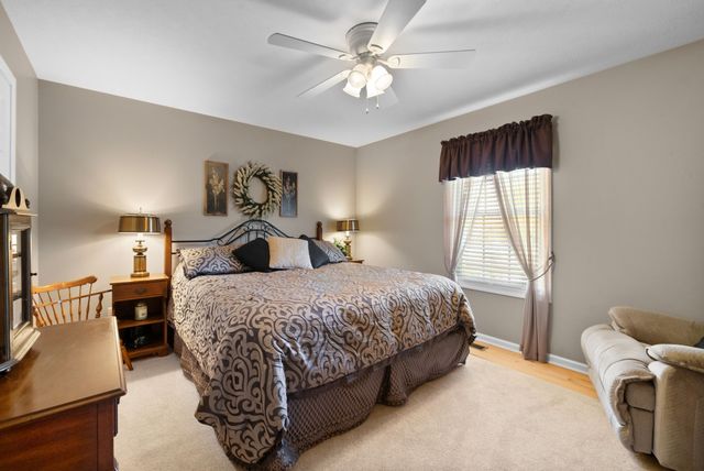 115 Farmhill Dr, Hopkinsville, KY 42240