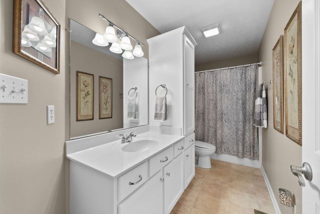 115 Farmhill Dr, Hopkinsville, KY 42240