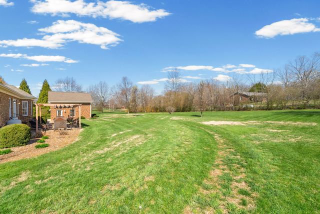 115 Farmhill Dr, Hopkinsville, KY 42240