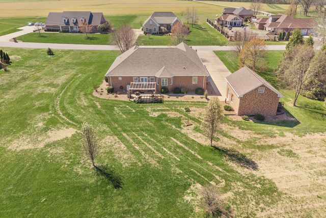 115 Farmhill Dr, Hopkinsville, KY 42240