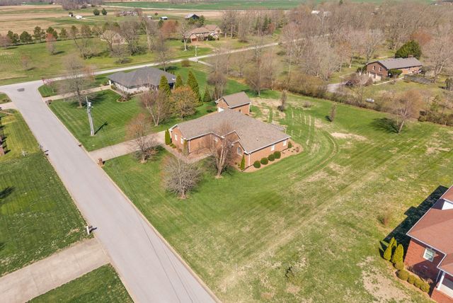 115 Farmhill Dr, Hopkinsville, KY 42240