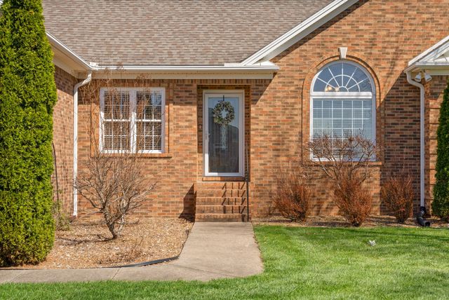 115 Farmhill Dr, Hopkinsville, KY 42240