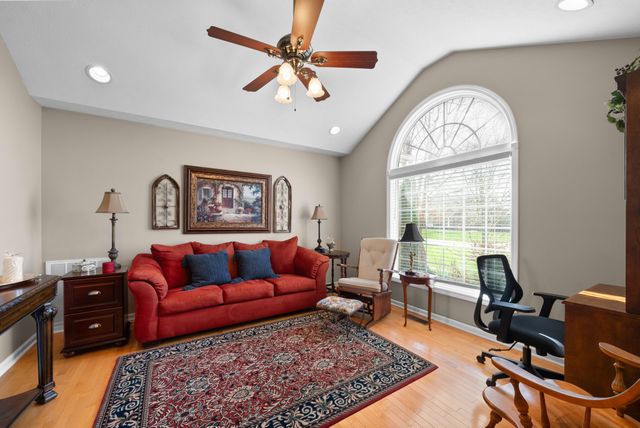 115 Farmhill Dr, Hopkinsville, KY 42240