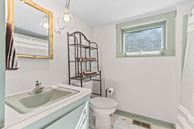 173 Tamworth Road, Tamworth, NH 03886