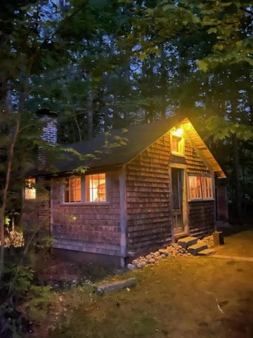 173 Tamworth Road, Tamworth, NH 03886