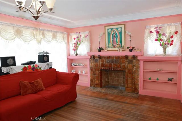 4131 S Hobart Boulevard, Los Angeles, CA 90062