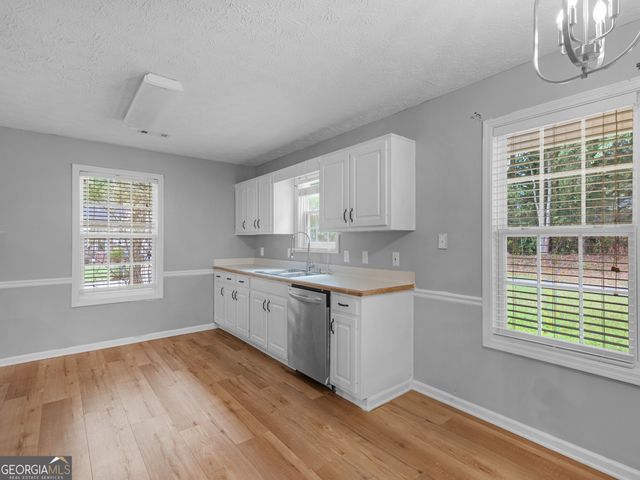 207 Cobblestone Lane, Mcdonough, GA 30252