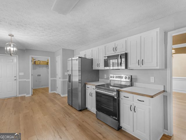 207 Cobblestone Lane, Mcdonough, GA 30252