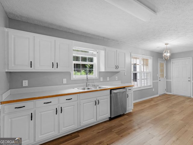 207 Cobblestone Lane, Mcdonough, GA 30252