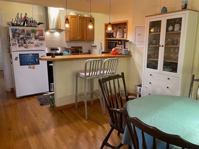 25 Andrew St 1, Cambridge, MA 02139