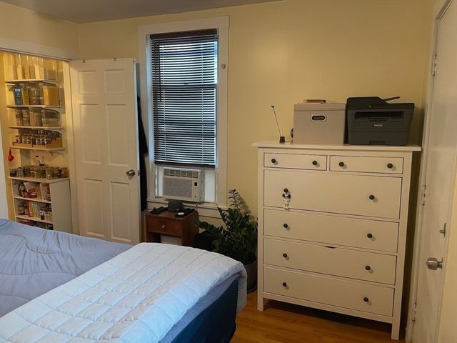 25 Andrew St 1, Cambridge, MA 02139
