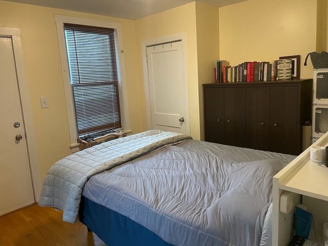 25 Andrew St 1, Cambridge, MA 02139