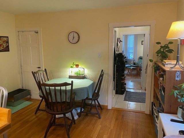 25 Andrew St 1, Cambridge, MA 02139